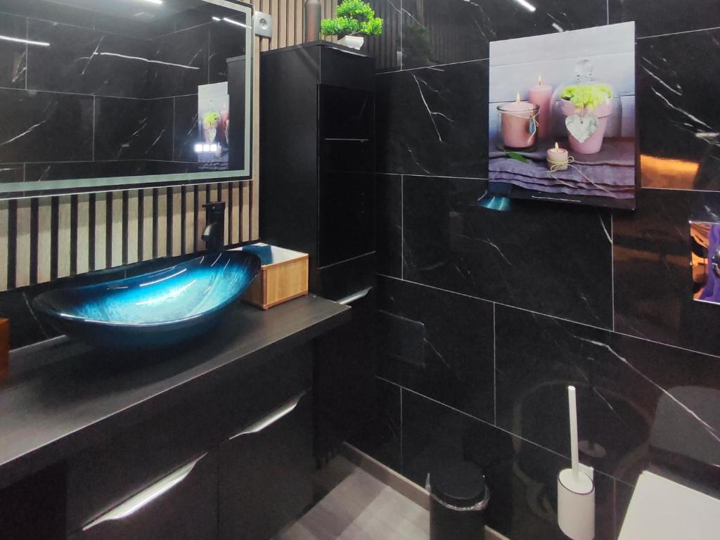 R luxury piscine et spa privatifs – photo 18