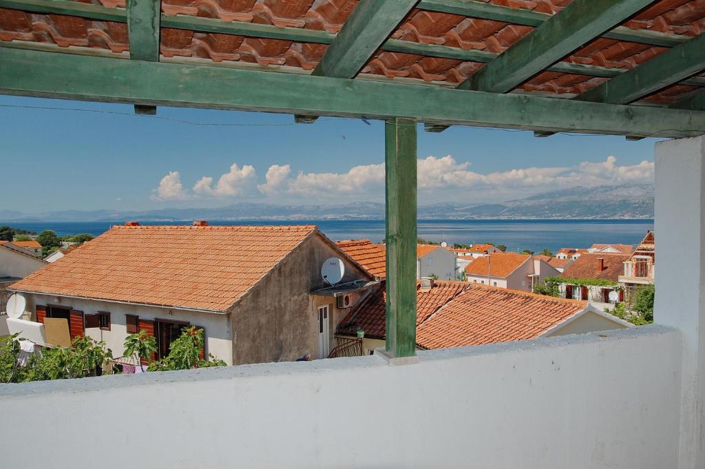 Apartments with WiFi Supetar, Brac - 5667