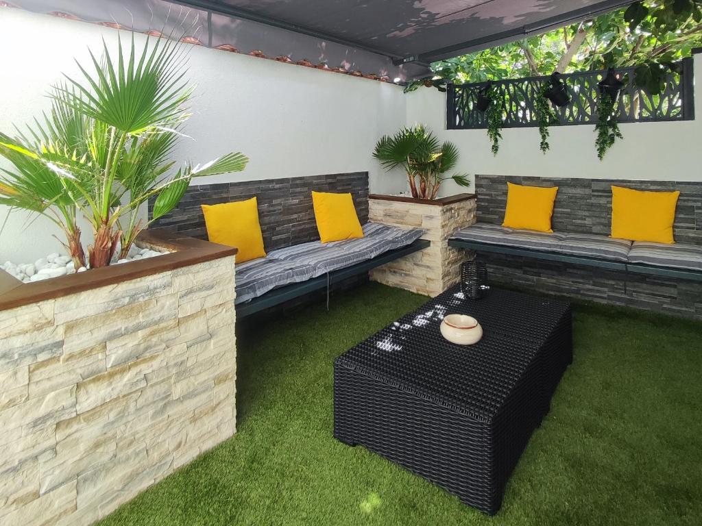 R luxury piscine et spa privatifs – photo 12