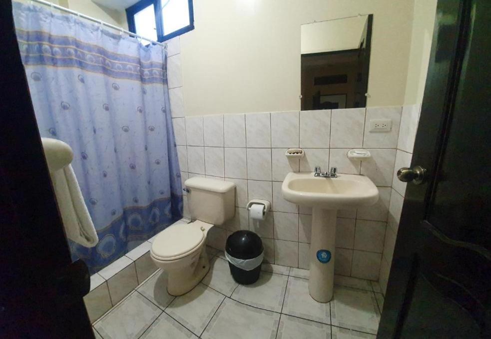 Koupelna v ubytování Hotel Cisne II