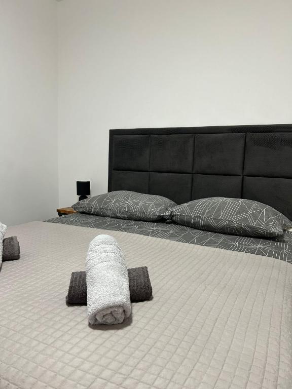 Posteľ alebo postele v izbe v ubytovaní Apartment Arbanija 1122a
