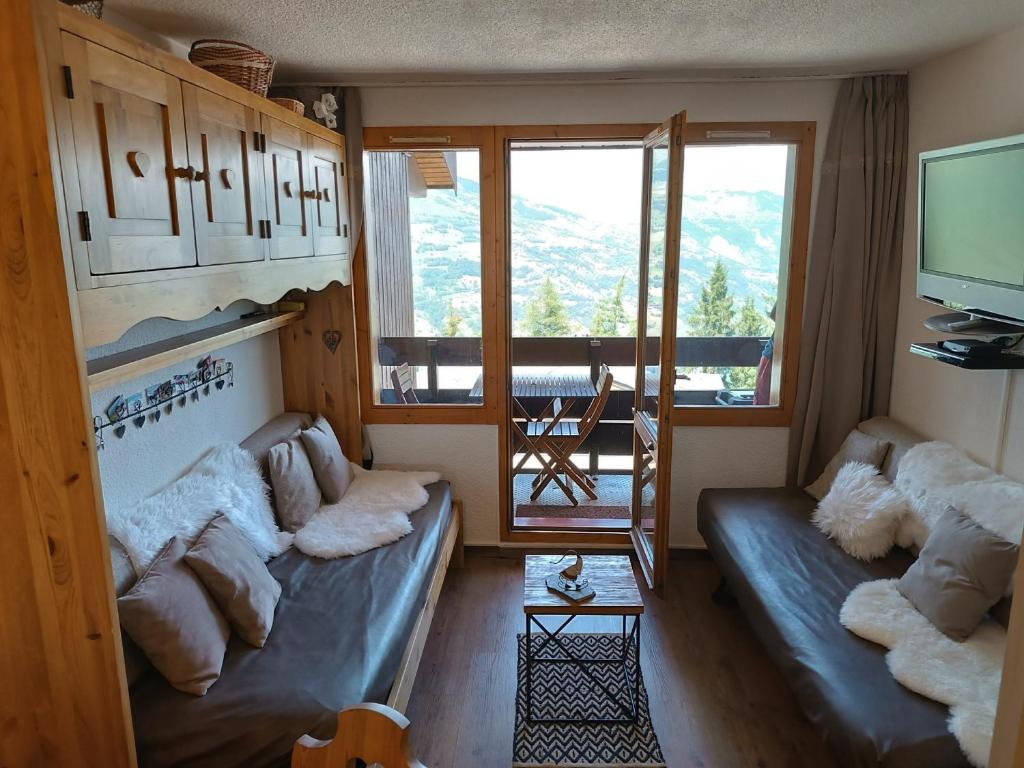 Studio rénové près centre, balcon, vue Mont-Blanc