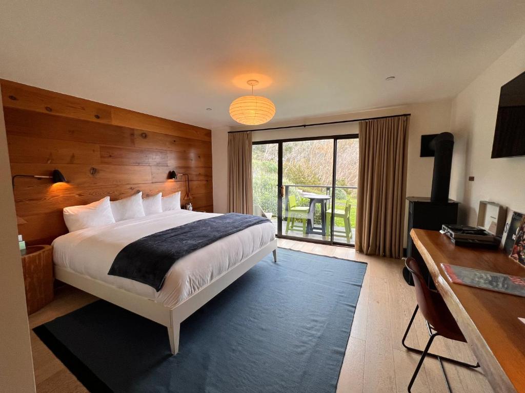 Discover the most unique places to stay in Northern California, from cliffside luxury in Post Ranch Inn to glamping at Treebones Resort and chic vineyard escapes. Unique California Vacations, Unique Places In California, Best Places To Stay In Southern California, Best Places To Stay In California, Where To Stay In California, Unique Places To Stay In California, Places To Stay In Big Sur California, Best Places In Northern California, Places To Stay In Northern California Discover the most unique places to stay in Northern California, from cliffside luxury in Post Ranch Inn to glamping at Treebones Resort and chic vineyard escapes. Unique California Vacations, Unique Places In California, Best Places To Stay In Southern California, Best Places To Stay In California, Where To Stay In California, Unique Places To Stay In California, Places To Stay In Big Sur California, Best Places In Northern California, Places To Stay In Northern California
