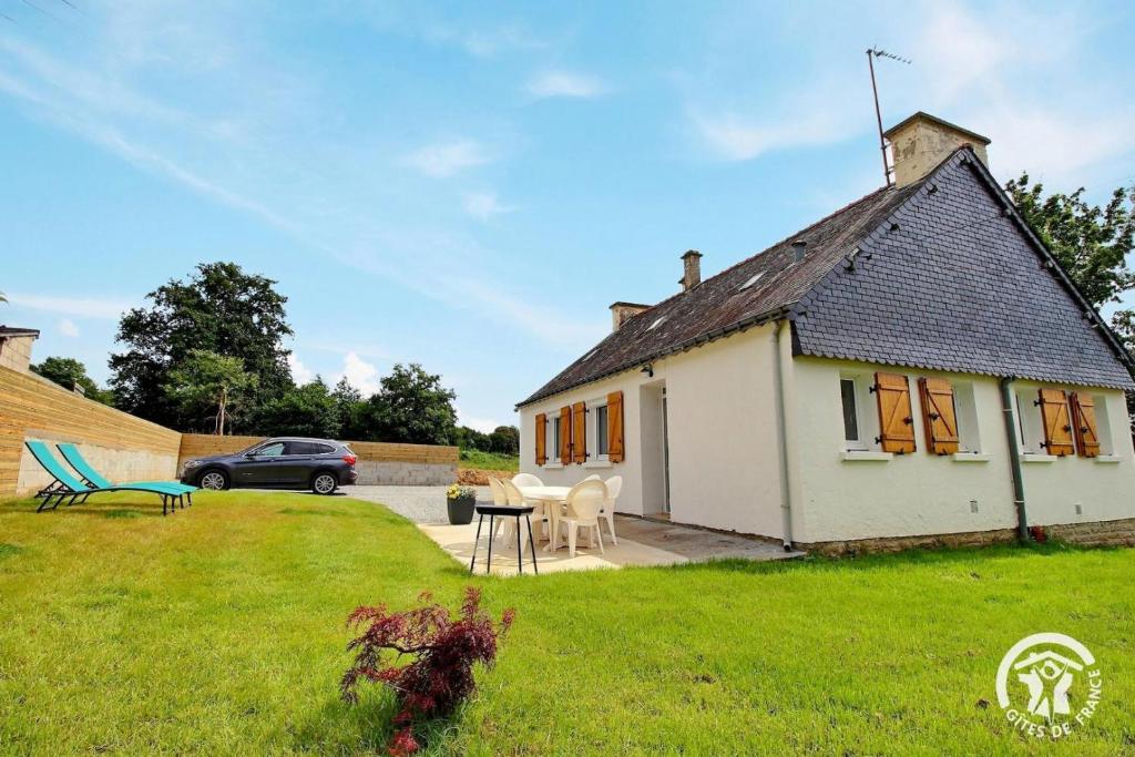 Το κτήριο όπου στεγάζεται  η παραθεριστική κατοικία