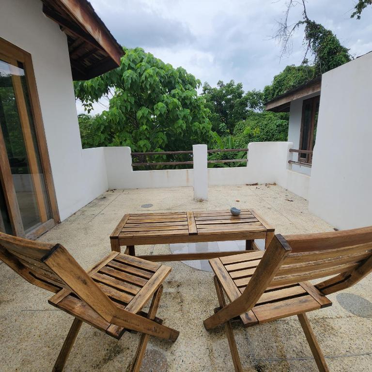 The Hip House Villa Phuket - Luxe Tweepersoonskamer Met Balkon