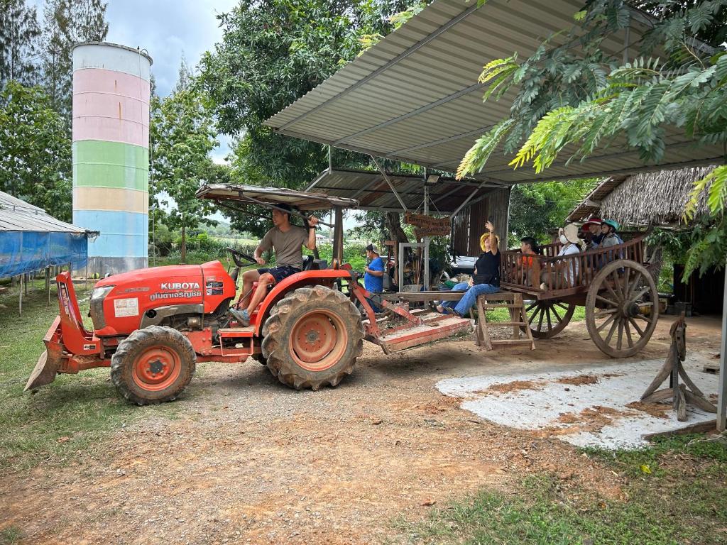 Zahrada ubytování Baan Nork Farmstay บ้านนอก ฟาร์มสเตย์
