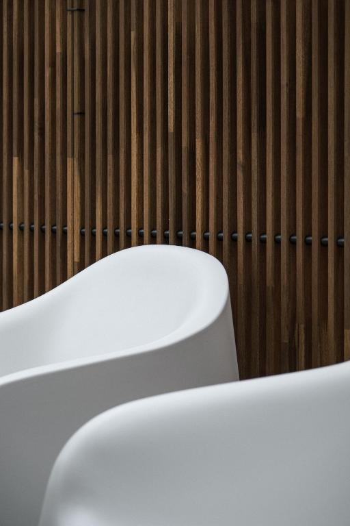 DUPLEX with Terrace - 6 min walk to Bernina Express - 7