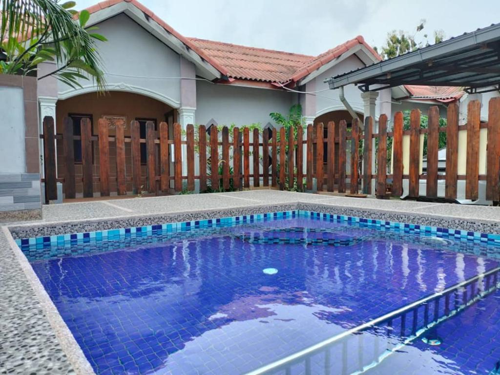 Πισίνα στο ή κοντά στο Chalet TM3 Langkawi