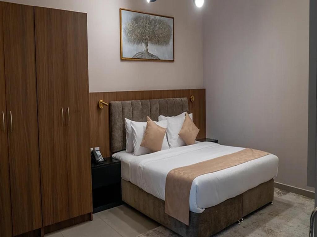 VOGO Grand Hotel Formerly Best Western Plus Hotel Dubai Academic City - Resim 22