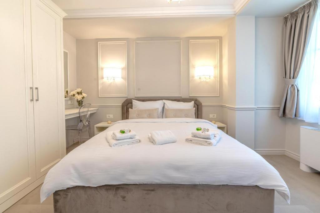 Postel nebo postele na pokoji v ubytování Villa & Spa Chunarot