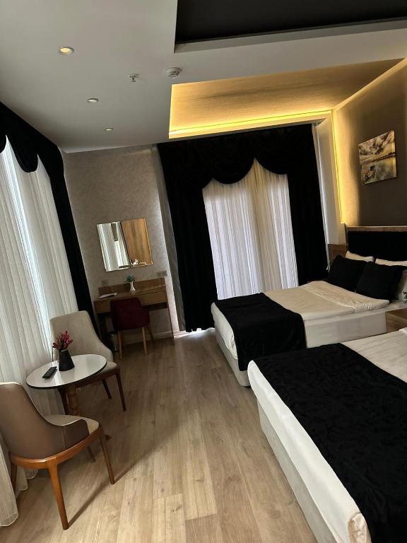 Golden Rose Deluxe Hotel - Tweepersoonskamer Met 2 Aparte Bedden En Balkon