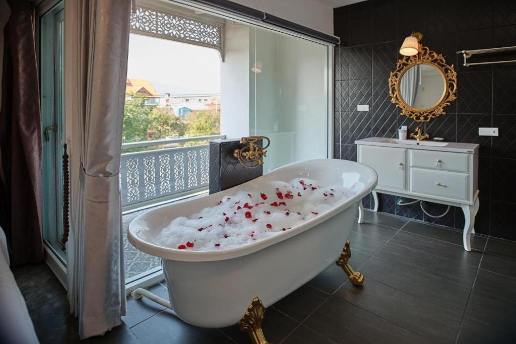 Nidhra Lanna Hotel Chiang Mai - Deluxe Mountain View