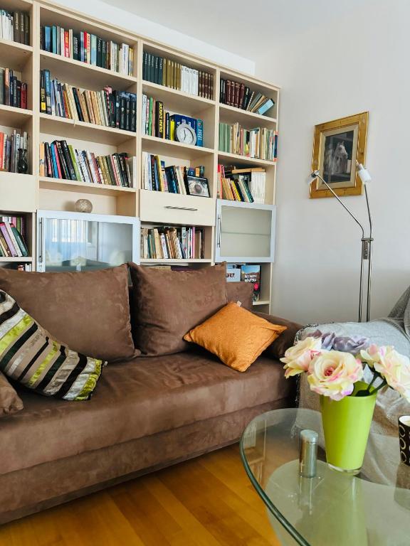 Fantasia spacious and cosy apartment close to the sea