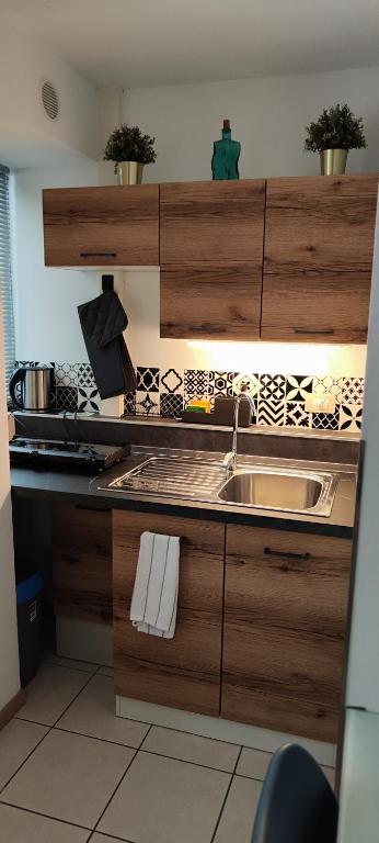 Gemme Fiorentine Apartments in front of the train station 5 minutes from the centre Free parking - 1