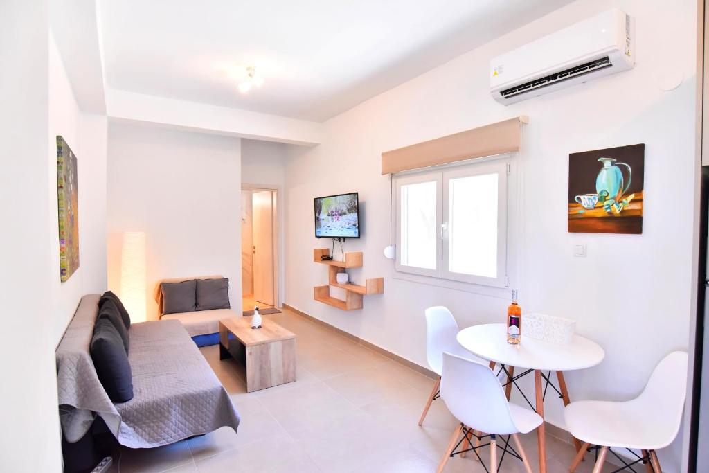 Gallery image of Adams Suite 1 in Paleo Tsifliki