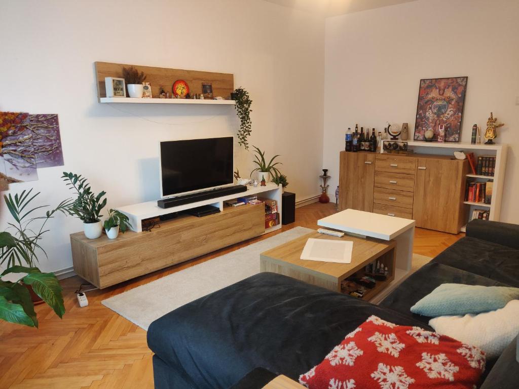 TV/trung tâm giải trí tại Home sweet home -Central & cozy