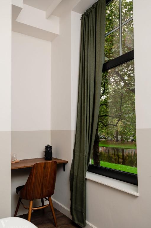 Mr.Lewis Rotterdam - Resim 8