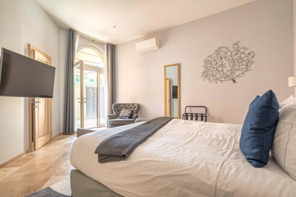 Domaine Ribiera, Hotel 5 Etoiles, SPA & Golf - Forcalquier - Suite Con Terraza