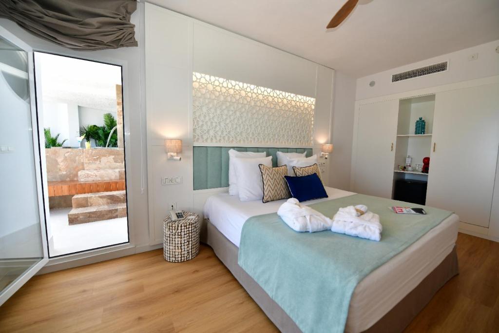 Hotel Salobreña Suites - Deluxe Queen Suite