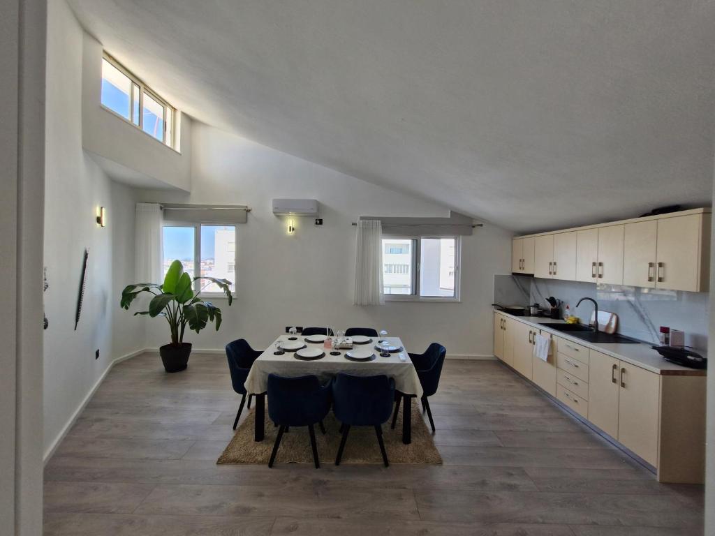 Köök või kööginurk majutusasutuses Luxury Penthouse