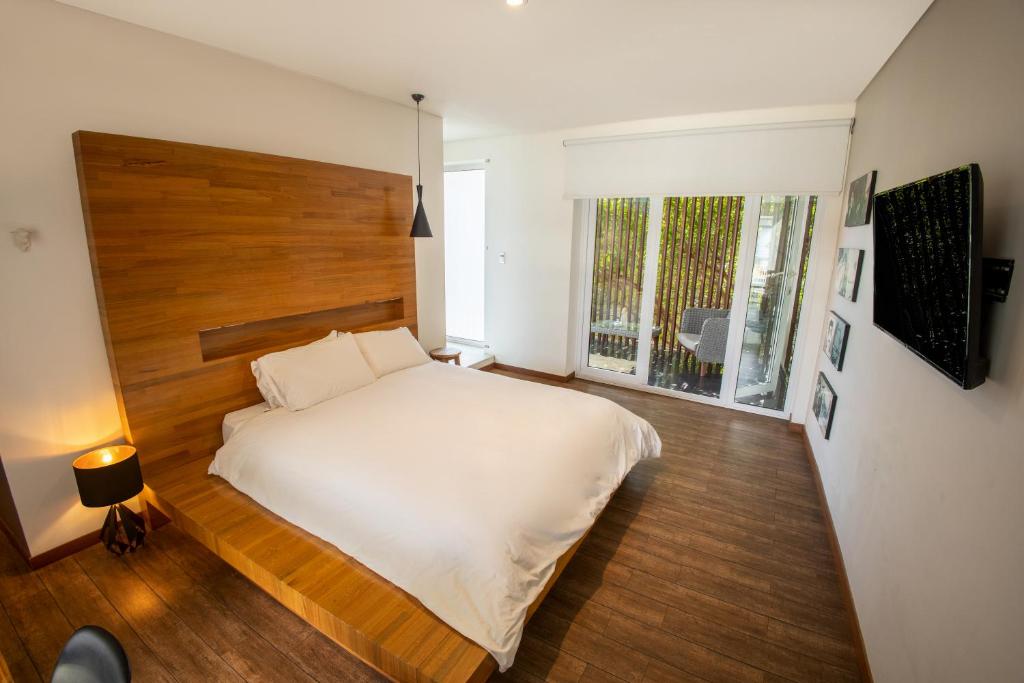 Cosmopolitano Hotel Boutique - Deluxe Doppelzimmer Mit Balkon