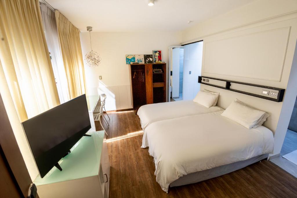 Cosmopolitano Hotel Boutique - Zweibettzimmer Mit Poolblick