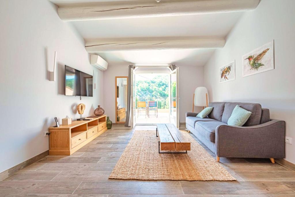 Domaine Ribiera, Hotel 5 Etoiles, SPA & Golf - Forcalquier - Suite Con Vista Al Jardín