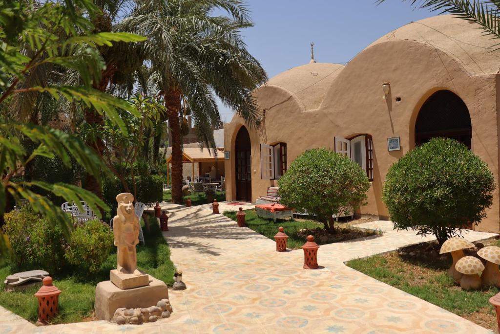 Sekhmet Retreat Centre - Housity