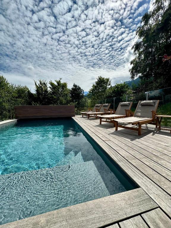 Bazén v ubytování Le Chalet Hôtel Cordon Adults Only nebo v jeho okolí