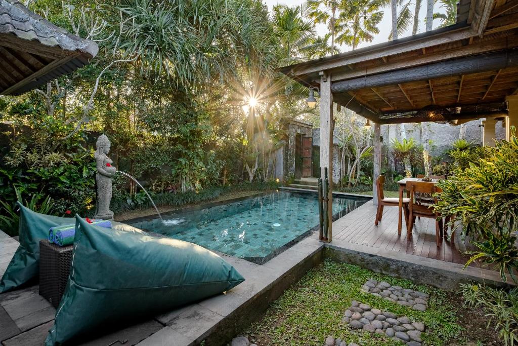 Bazén v ubytování Uddhara Ubud Villa nebo v jeho okolí