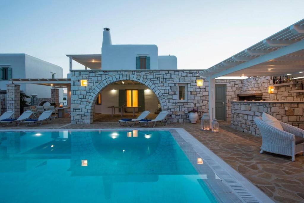 Bazén v ubytování Villa Dionysos in Aliki nebo v jeho okolí