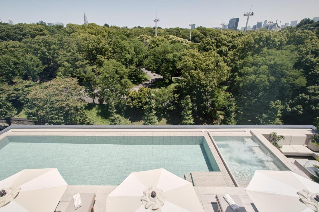 TRUNK(HOTEL) YOYOGI PARKの敷地内または近くにあるプール
