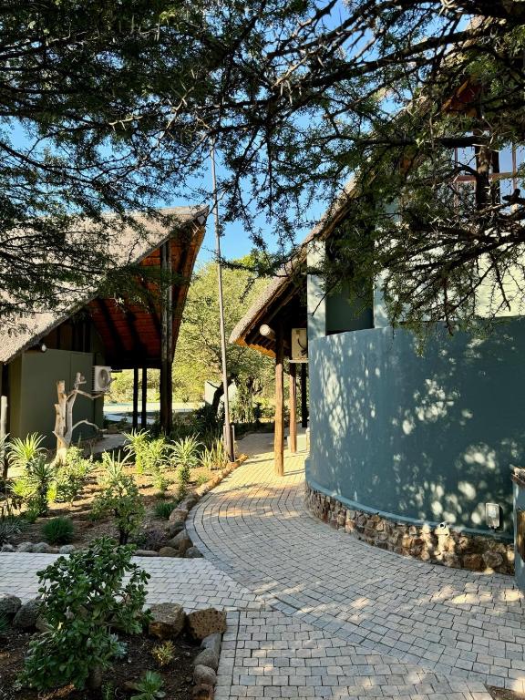 Zahrada ubytování Pangolin Game Lodge - Self Catering, incl 2 game drives per day