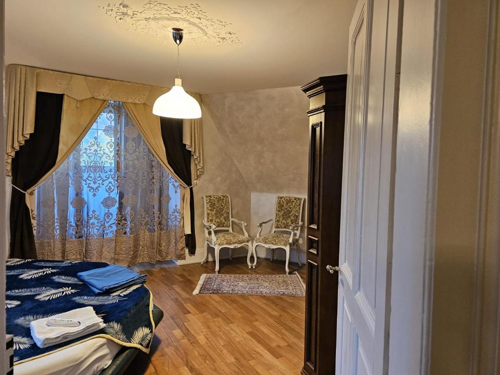 Double High-End Central Apartment & Up to 7 seats Cars Rental Option - Resim 8