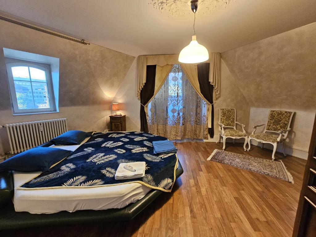 Double High-End Central Apartment & Up to 7 seats Cars Rental Option - Resim 2