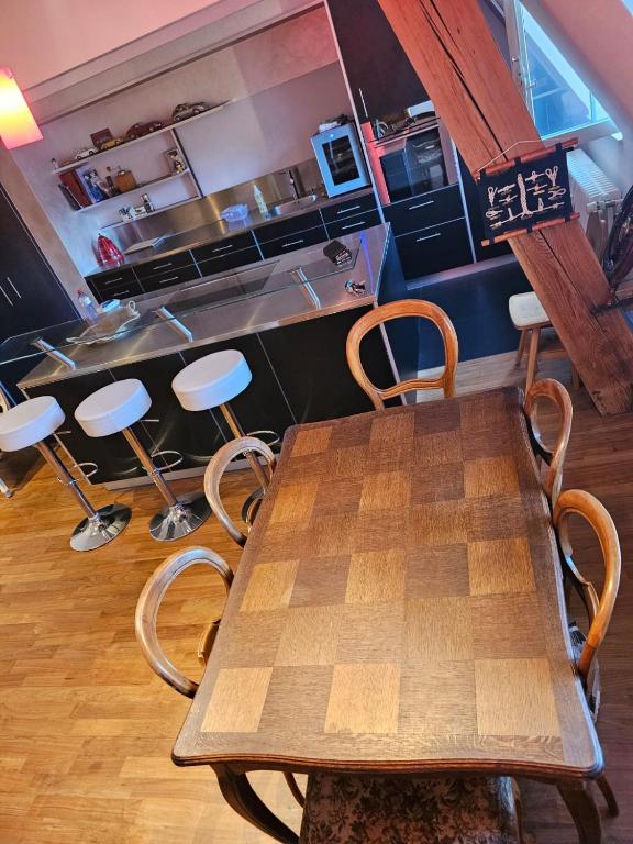 Double High-End Central Apartment & Up to 7 seats Cars Rental Option - Resim 22