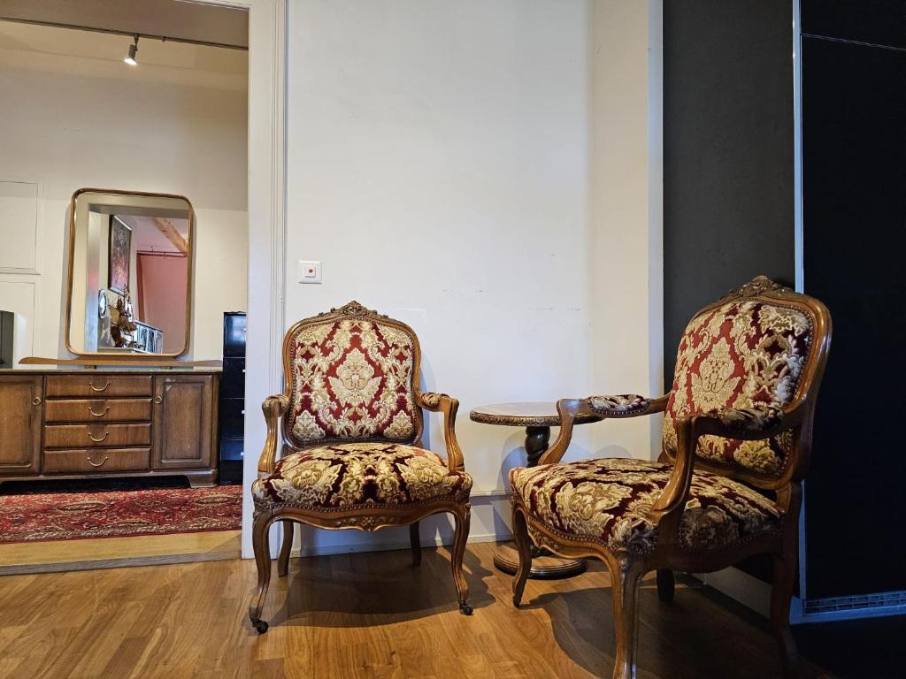 Double High-End Central Apartment & Up to 7 seats Cars Rental Option - Resim 27