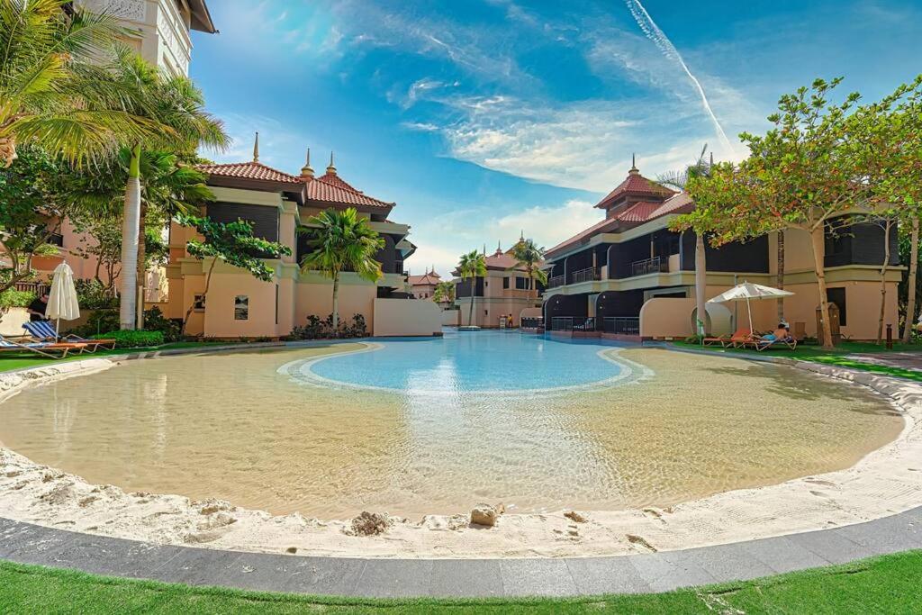 Piscina di FIRST CLASS 1BR Anantara The Palm Hotel o nelle vicinanze