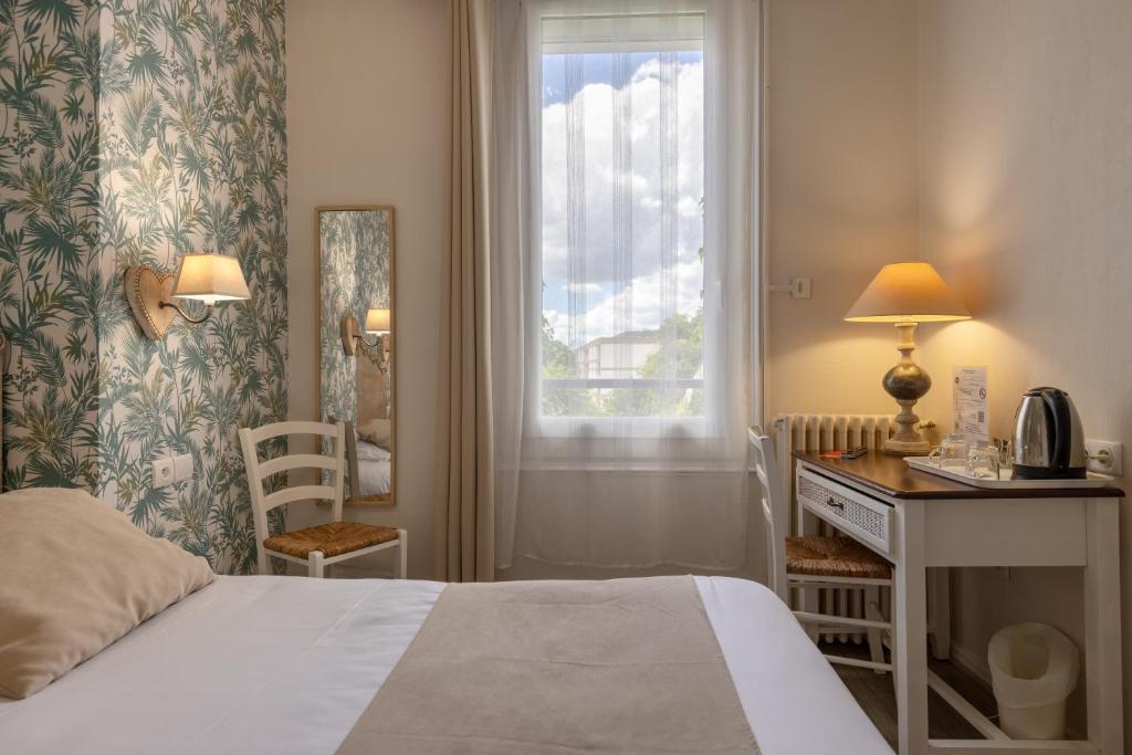 The Originals City, Hôtel de Bordeaux, Bergerac centre - Standard Double Room With Air Conditioning