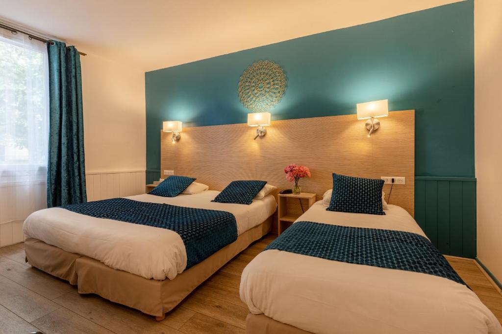 The Originals City, Hôtel de Bordeaux, Bergerac centre - Comfort Triple Room With Air Conditioning