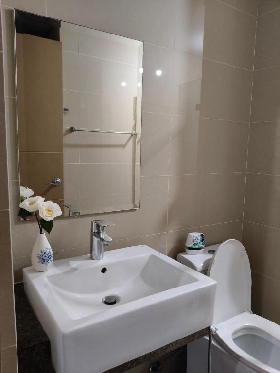 Bagno di LDN Secret Crib 2F - Two Palm Tree Newport City
