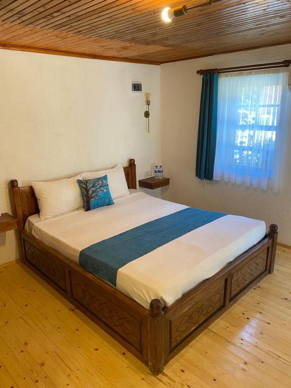 Selanik Pansiyon - Habitación Cuádruple Con Terraza