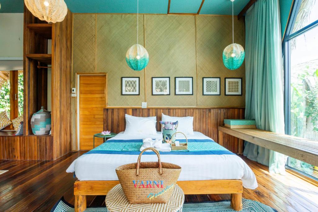 Varni Homestay - Room King Con Balcón