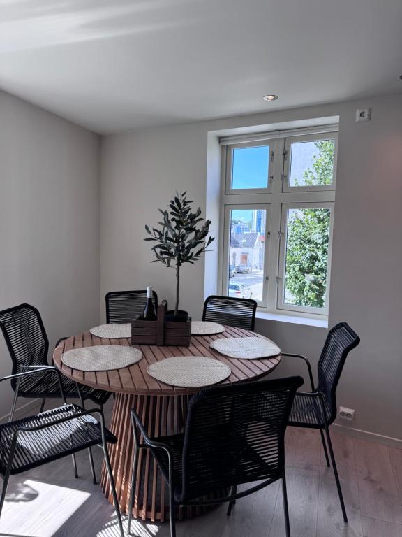 A Place To Stay Stavanger, apartment 5 - Quality and free parking- - Hizvo