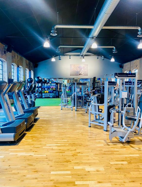 Fitness centrum a/nebo fitness zařízení v ubytování Brukshotellet