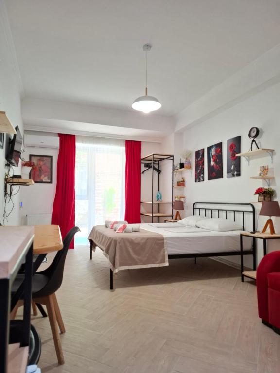 Ένα ή περισσότερα κρεβάτια σε δωμάτιο στο Style Apartment with Courtyard