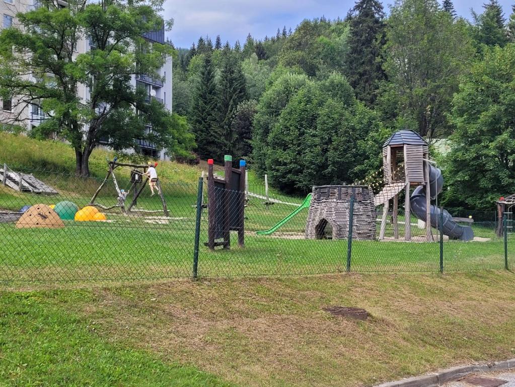Herní místnost nebo prostor pro děti v ubytování PENSION KUBU Apartment 3 samostatný byt s kuchyní