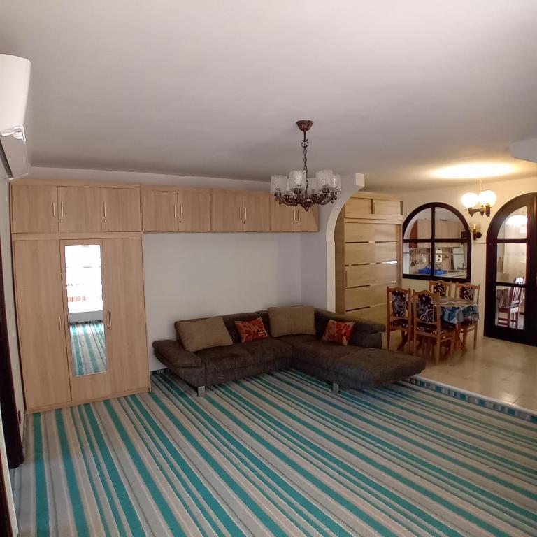 A seating area at Levendula Vendégház