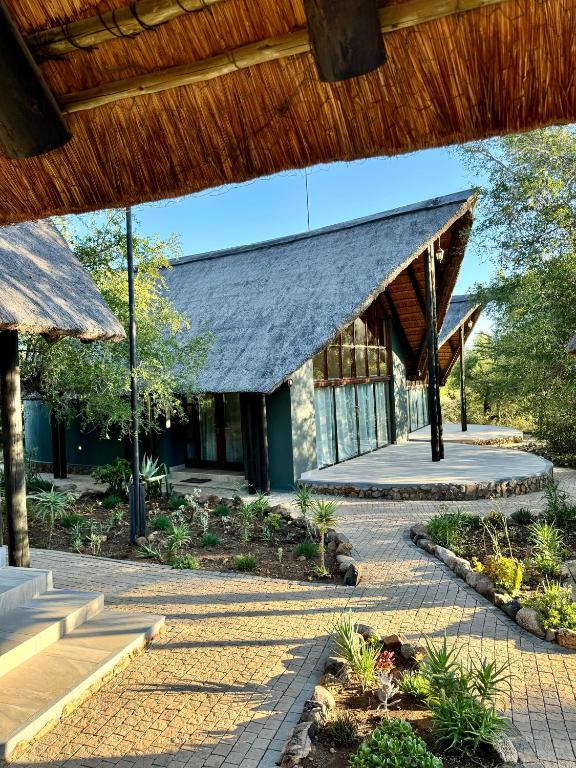 Zahrada ubytování Pangolin Game Lodge - Self Catering, incl 2 game drives per day