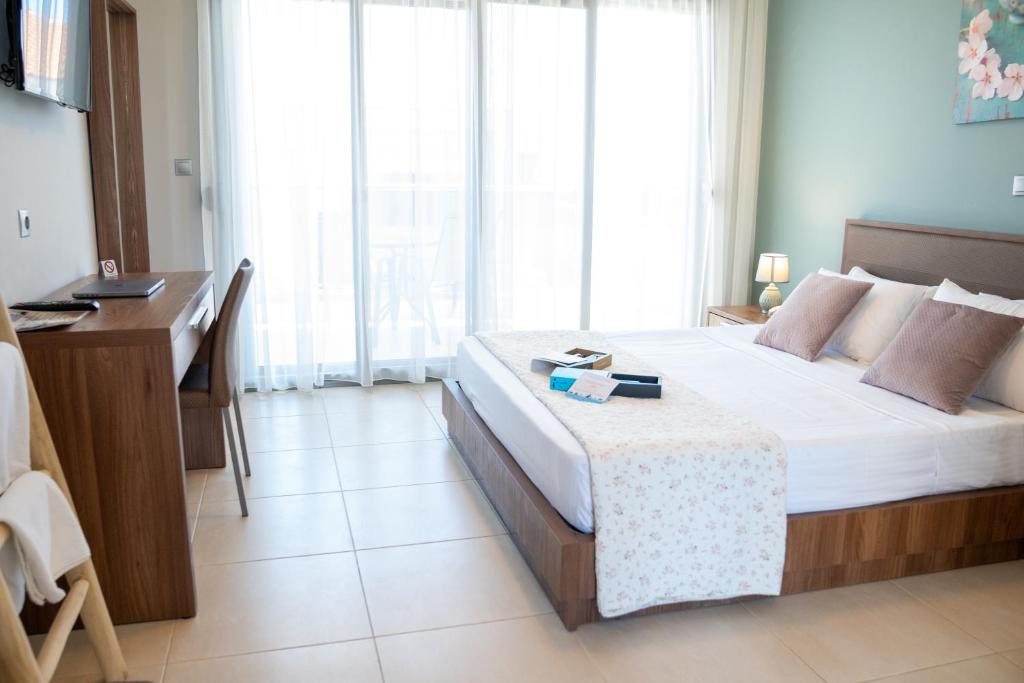 Postel nebo postele na pokoji v ubytování Vellum Luxury Living